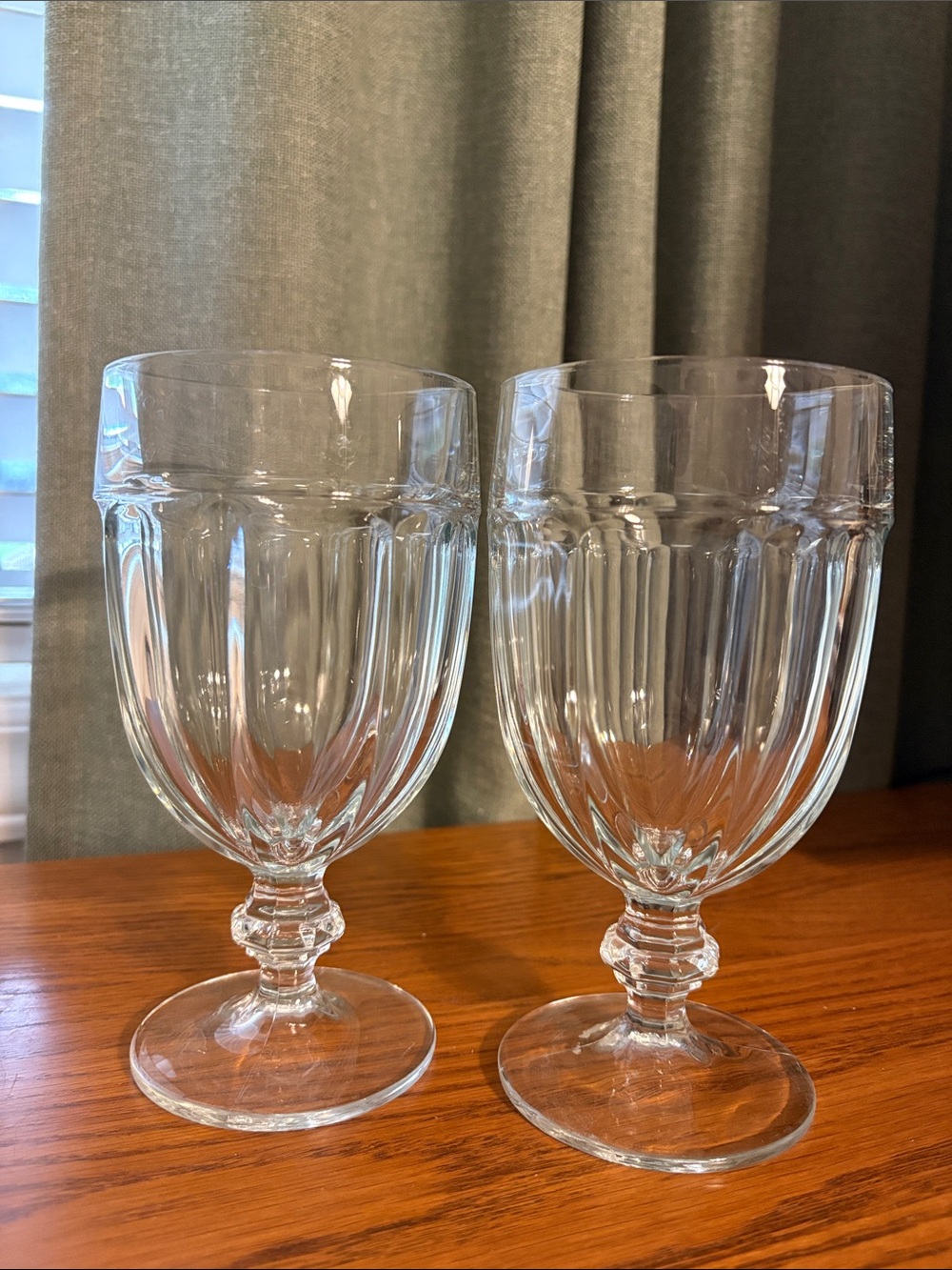Set of 2 Clear Fluted Goblet Glasses